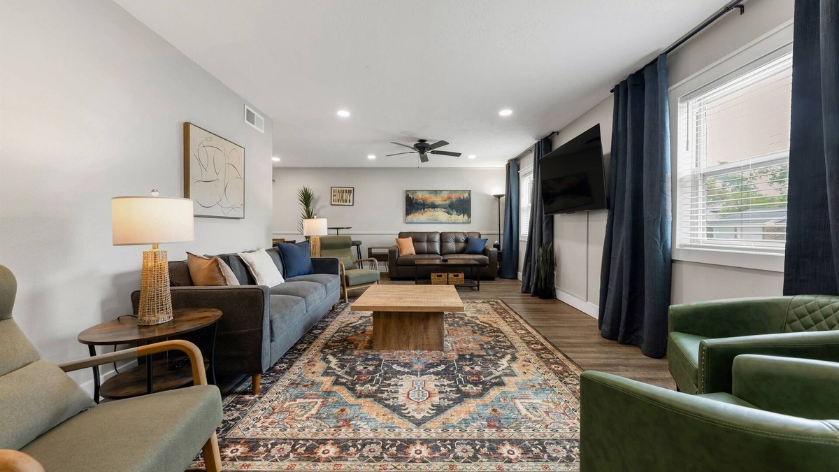 College Station House | Putt-Putt*Billiards*Foosball*Games, 2 Master BRs