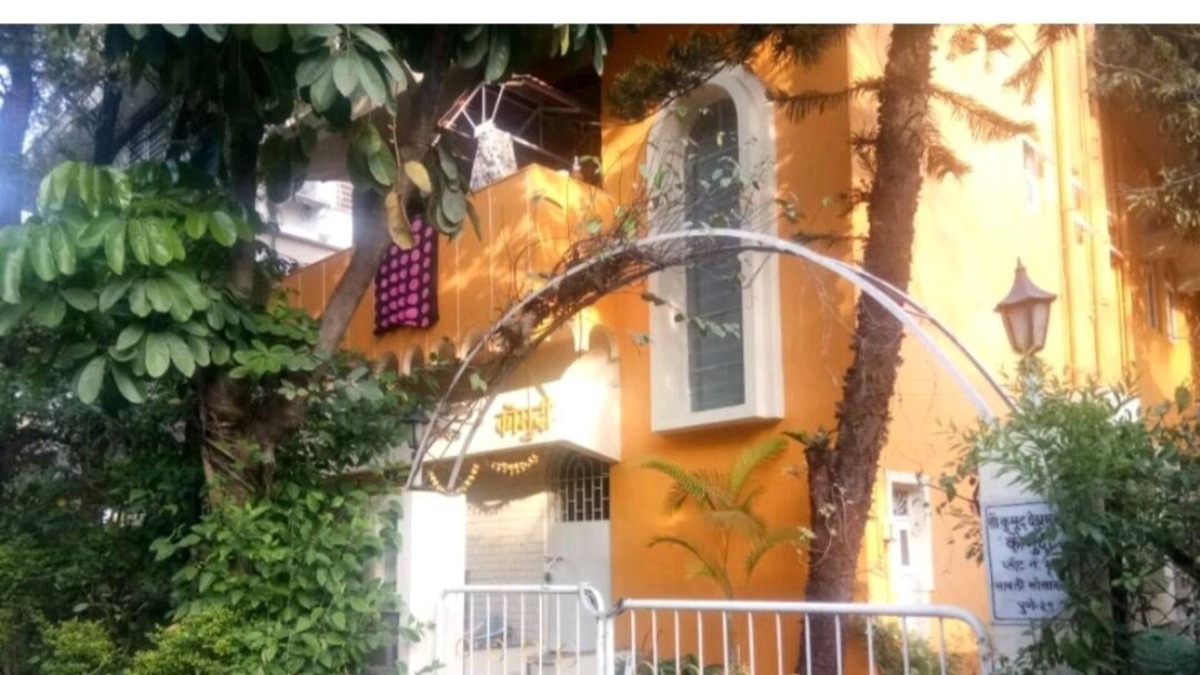 Kothrud House | Pvt AC room in Pvt bungalow + Garden + Sitout with nature view, Pune