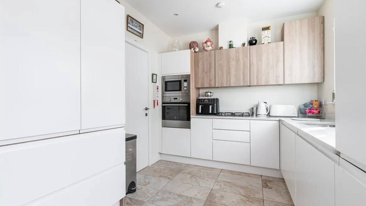 Leopardstown House | Pvt ensuite room, 30 mins transport connection to city center