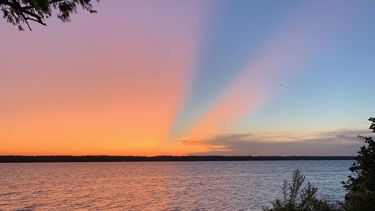 Pymatuning Central House | Pymatuning 5 Bedroom - Lake access - Sleeps 12 New for 2023 - boat mooring/dock