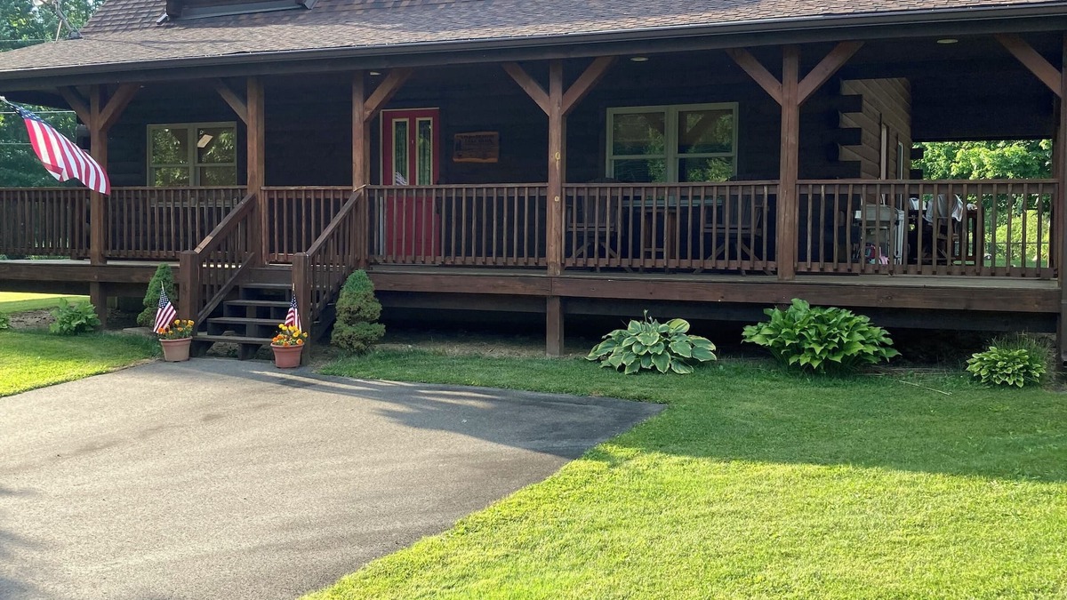 Westford Cabin | Pymatuning Lake Log Home