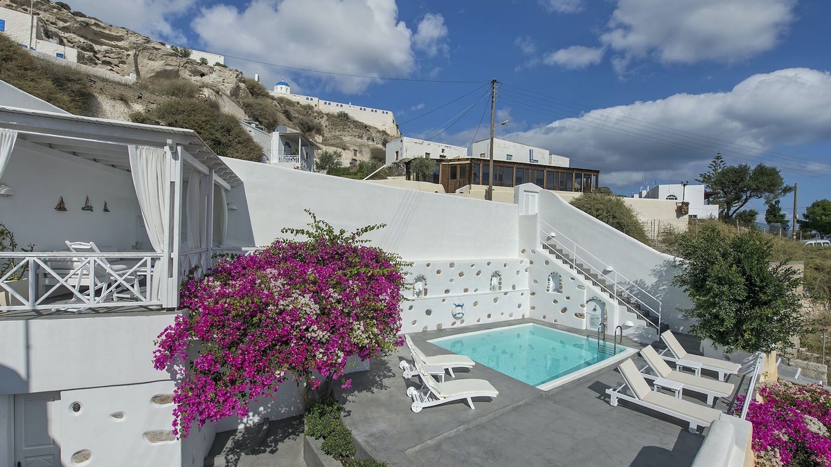Exo Gonia Villa | Pyrgos 3-Bed Villa, Sleeps 8, with Pool and AirCon