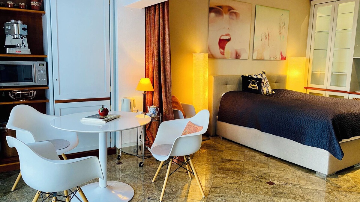 Bad Homburg v.d. Hoehe Apartment | Q-Street-Studio: Charming Apartment in a Historic Timber-Framed House