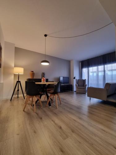 Poble Nou Apartment | QEhome confort y parquing en el centro de Manresa