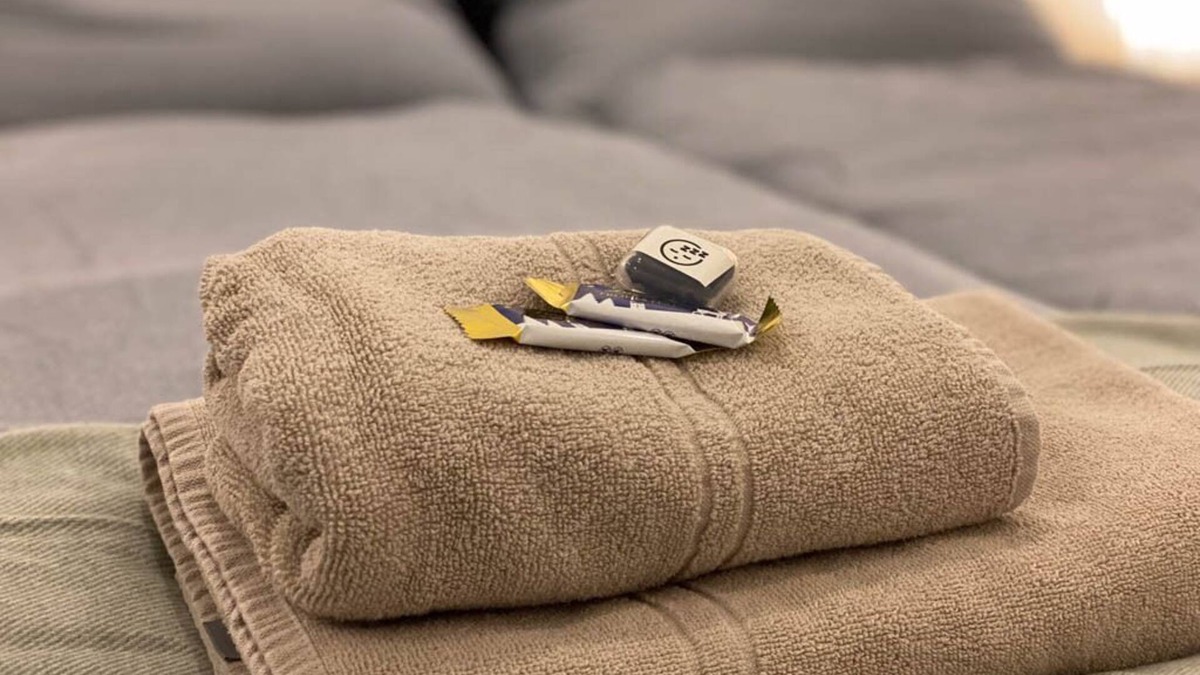 Dillenburg Apartment | Qonroom for 4 Ntflx Kitchen Comfy Sofa
