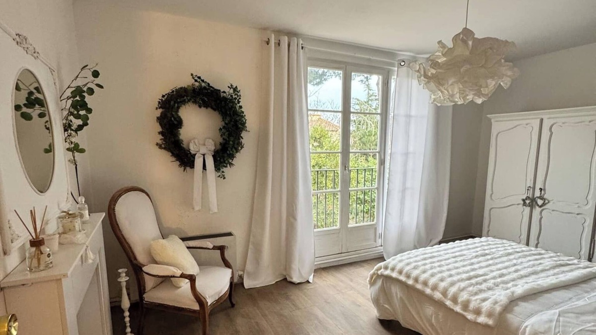 Saint-Hippolyte House | Quiet, renovated house. Pets welcome.