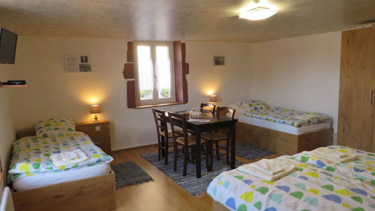Anjeux Bed & Breakfast | Quad room-Standard-Ensuite-Doubs