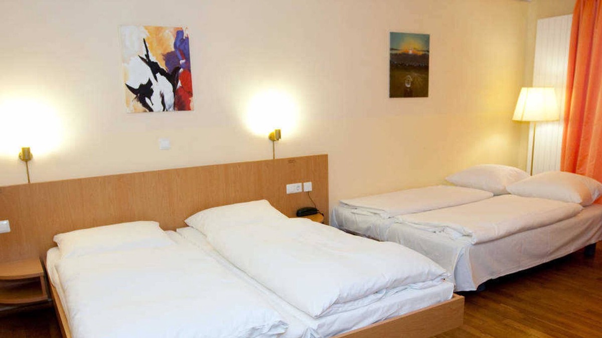 Zahringen Hotel | Quadruple room with toilet and shower - Hotel Classic