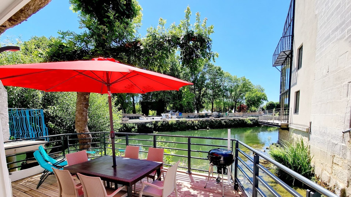 Jarnac Cottage | QUAI 2 atypical house above the water