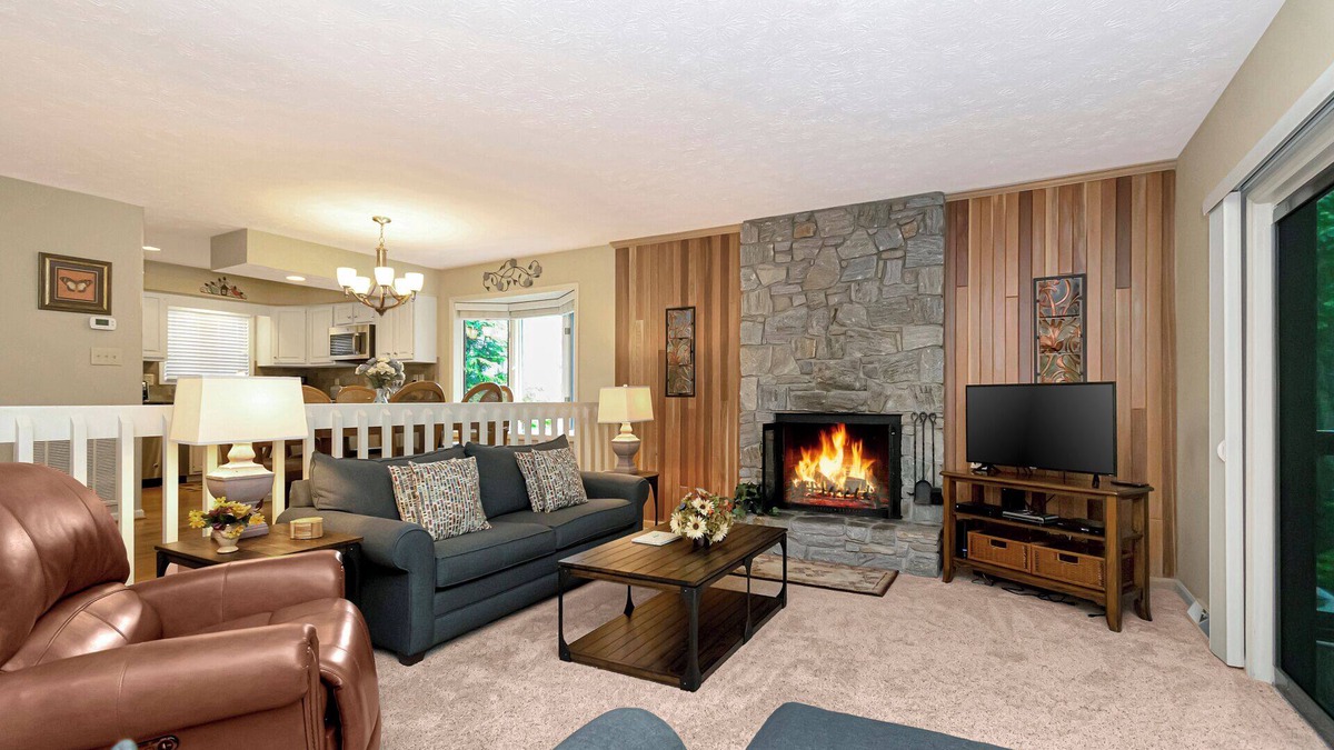 Blowing Rock Condo | Quail 1 | Fireplace, Restaurant, Pool, Spa