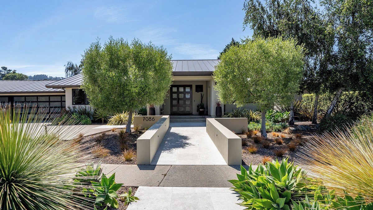 Quail Lodge House | Quail House - Contemporary Comfort in Quail Lodge