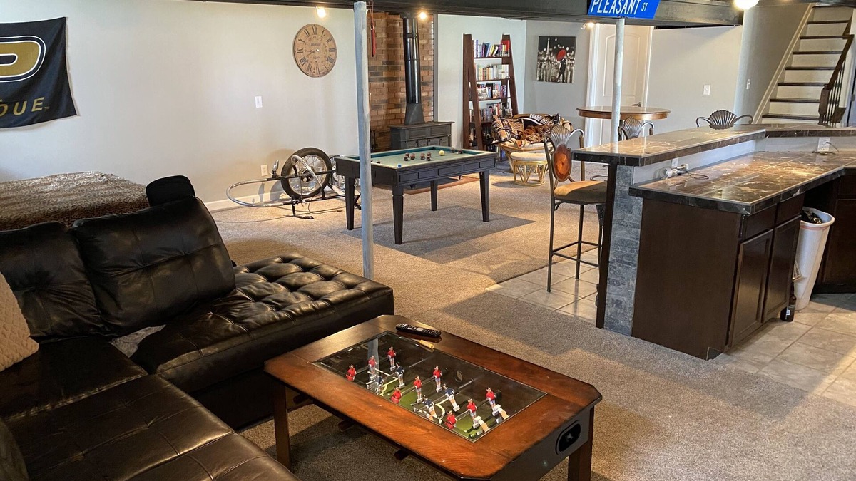 Wolverine Lake House | Quaint Relaxing Vacation Home with a Lake View