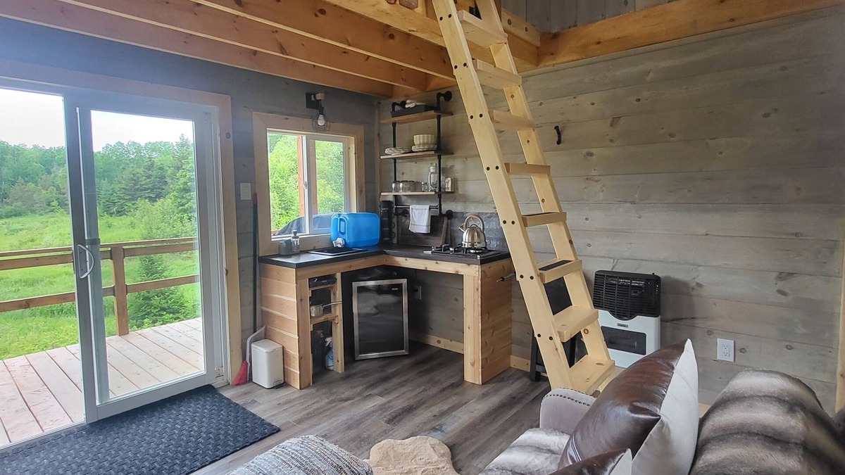 Garson Cabin | Quaint 1-bedroom cabin South of Sudbury