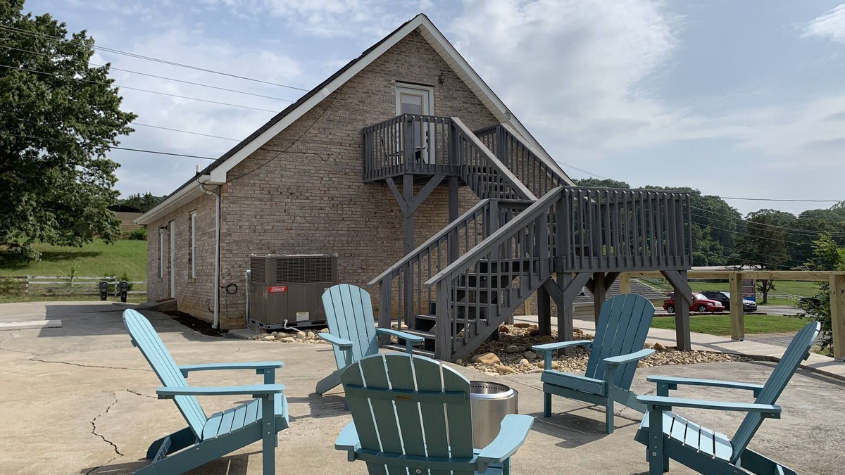 Bean Station Apartment | Quaint 1 Bedroom Loft near Cherokee Lake! All the comforts of home!