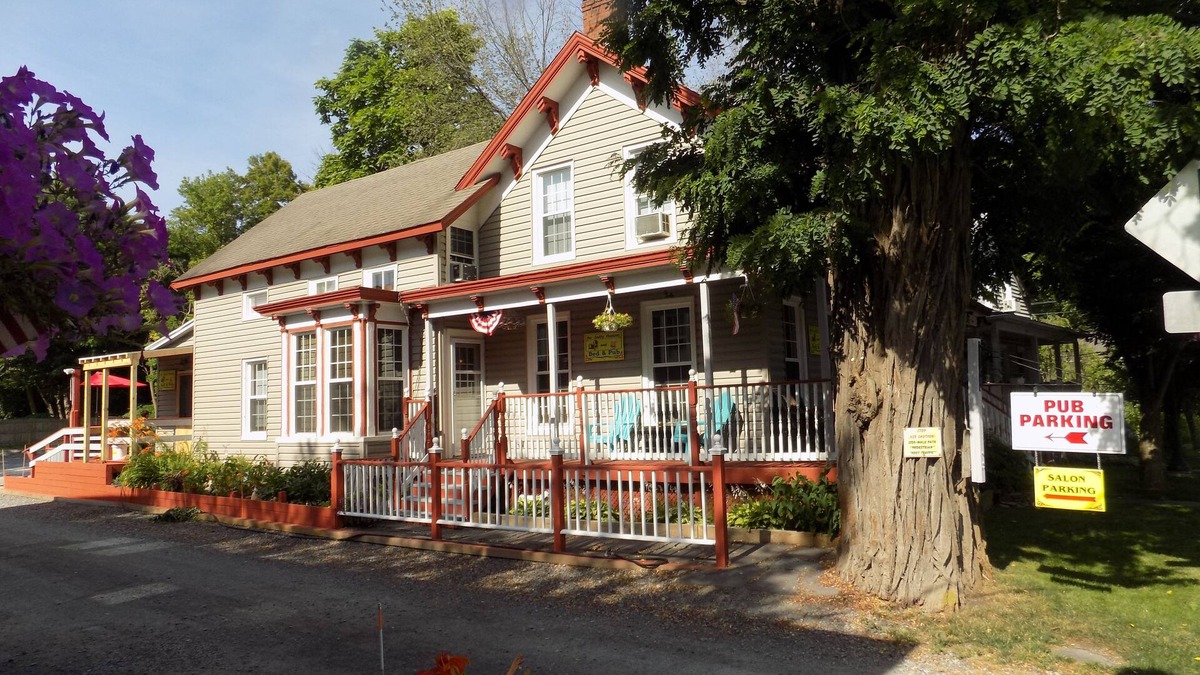 Freehold House | Quaint 1890's farmhouse remodeled maintaining its charm, ambiance & character.