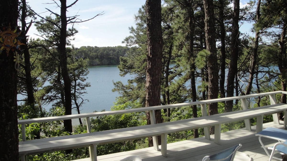 West Chatham Cottage | Quaint 2 Bedroom Cottage Overlooking White Pond
