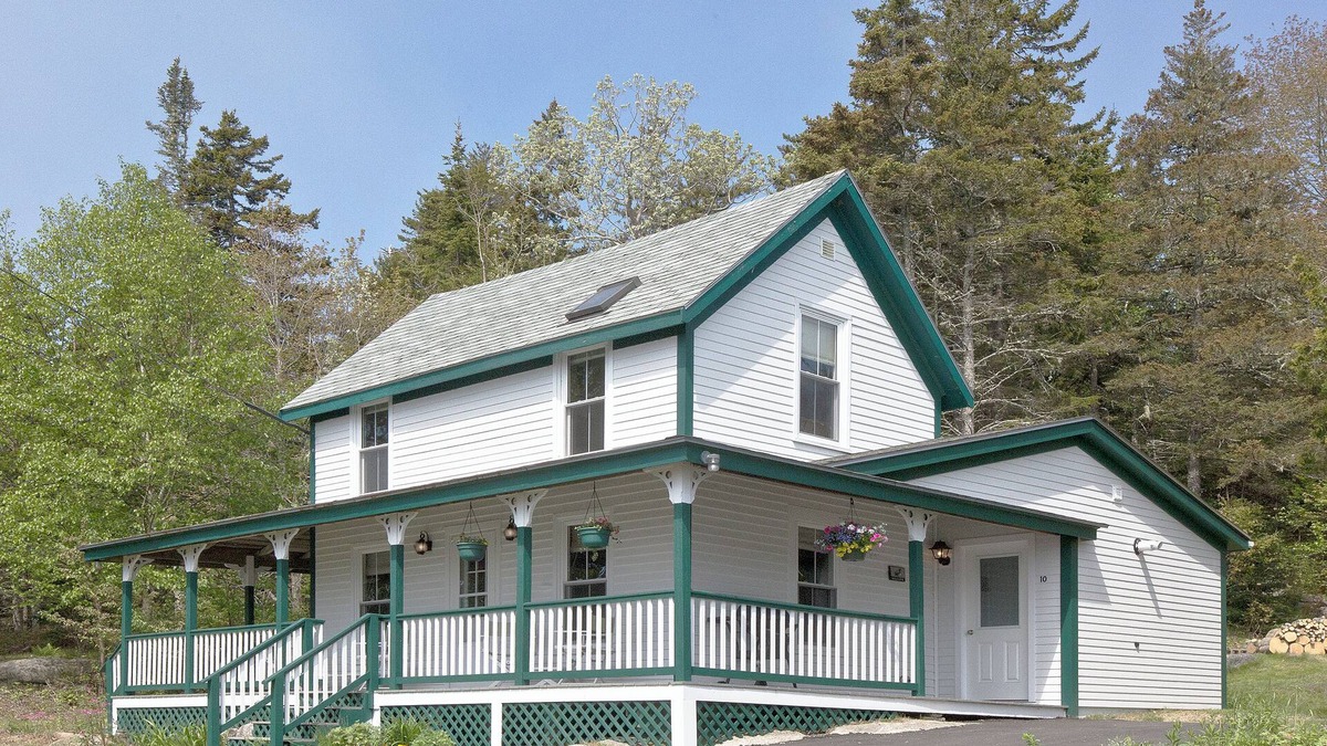 Stonington House | Quaint 2-bedroom house with WiFi in charming Stonington, just above the harbor