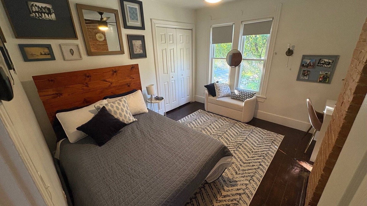 Detroit - Shoreway House | Quaint 2-bedroom house with AC in charming Cleveland. Rooms individually rented.