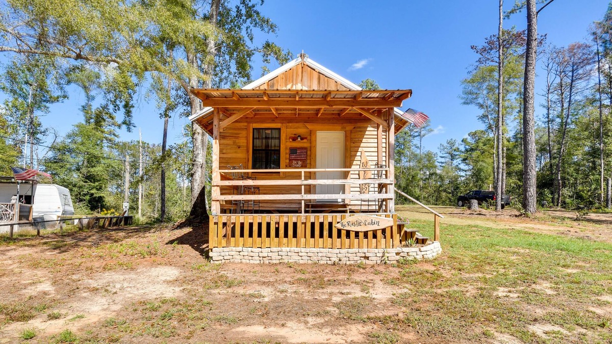 Abbeville Apartment | Quaint Abbeville Cabin Studio w/Gas Grill!