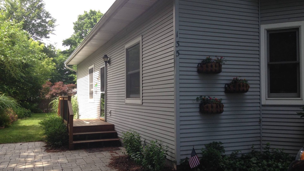 Saugatuck House | Quaint, Affordable Cottage! Walking Distance to Downtown Saugatuck