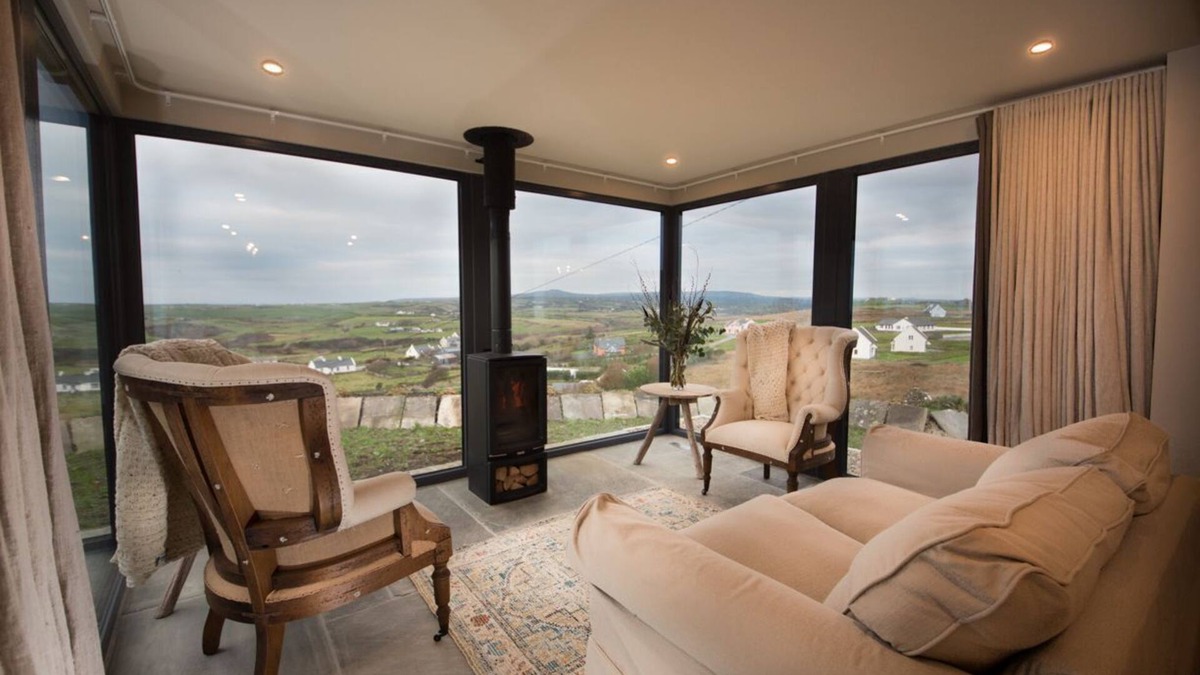 Doolin Cottage | Quaint and Luxurious Cottage overlooking Doolin and the Aran Islands