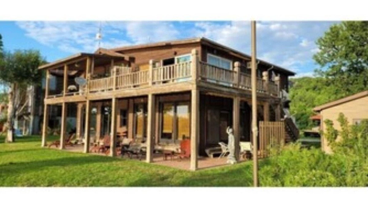 Buchanan County Cabin | Quaint and Peaceful Waterfront Cabin Unit 4
