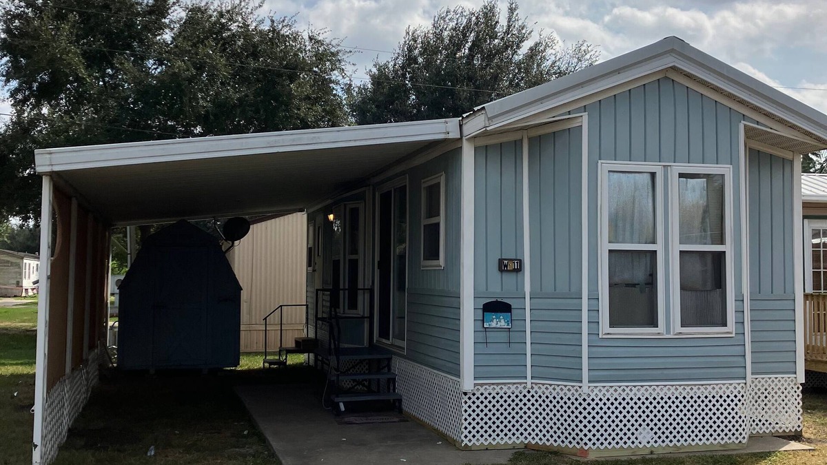 Harlingen House | Quaint and Quiet Tiny Home, with Pool!