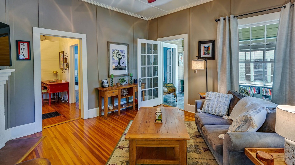 Anderson House | Quaint Anderson Home w/Sunroom, Walk To Downtown!