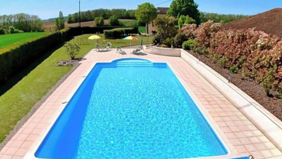 Saint-Eutrope-de-Born House | Quaint apartment in a quiet rural location