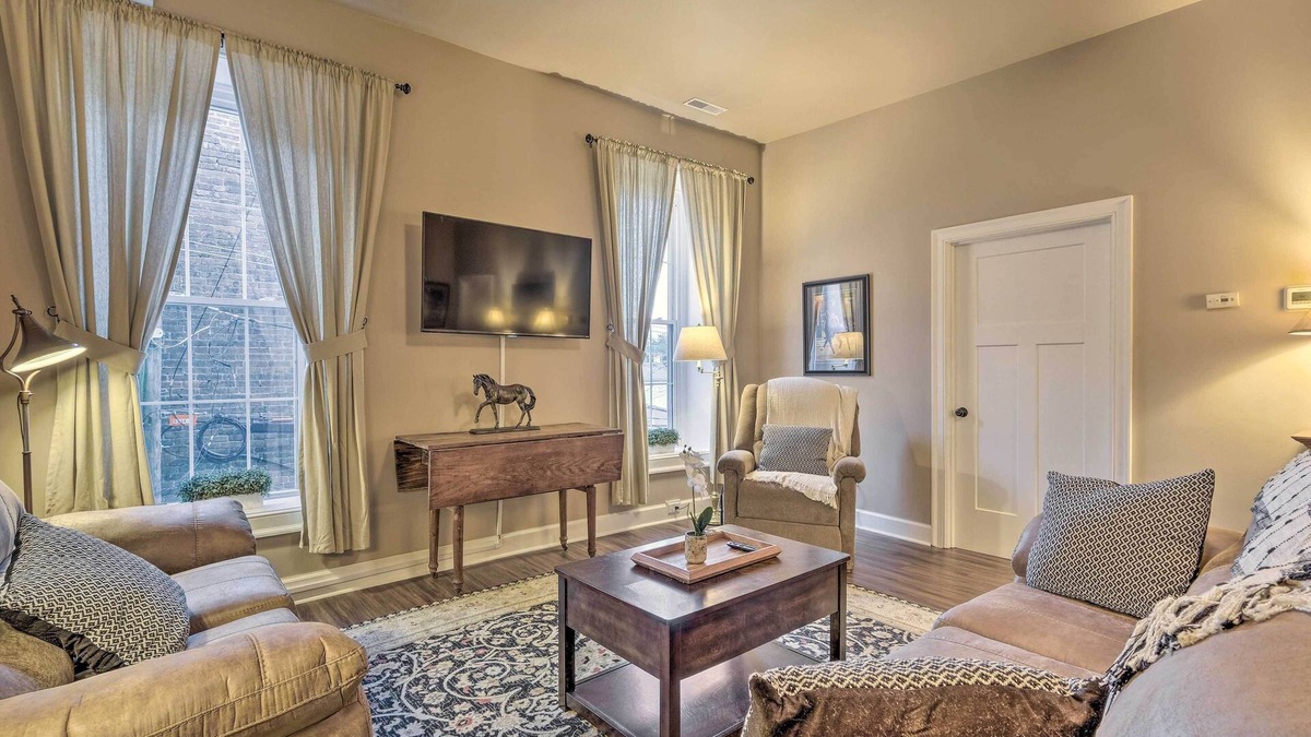 Georgetown Apartment | Quaint Apartment in Historic Georgetown!