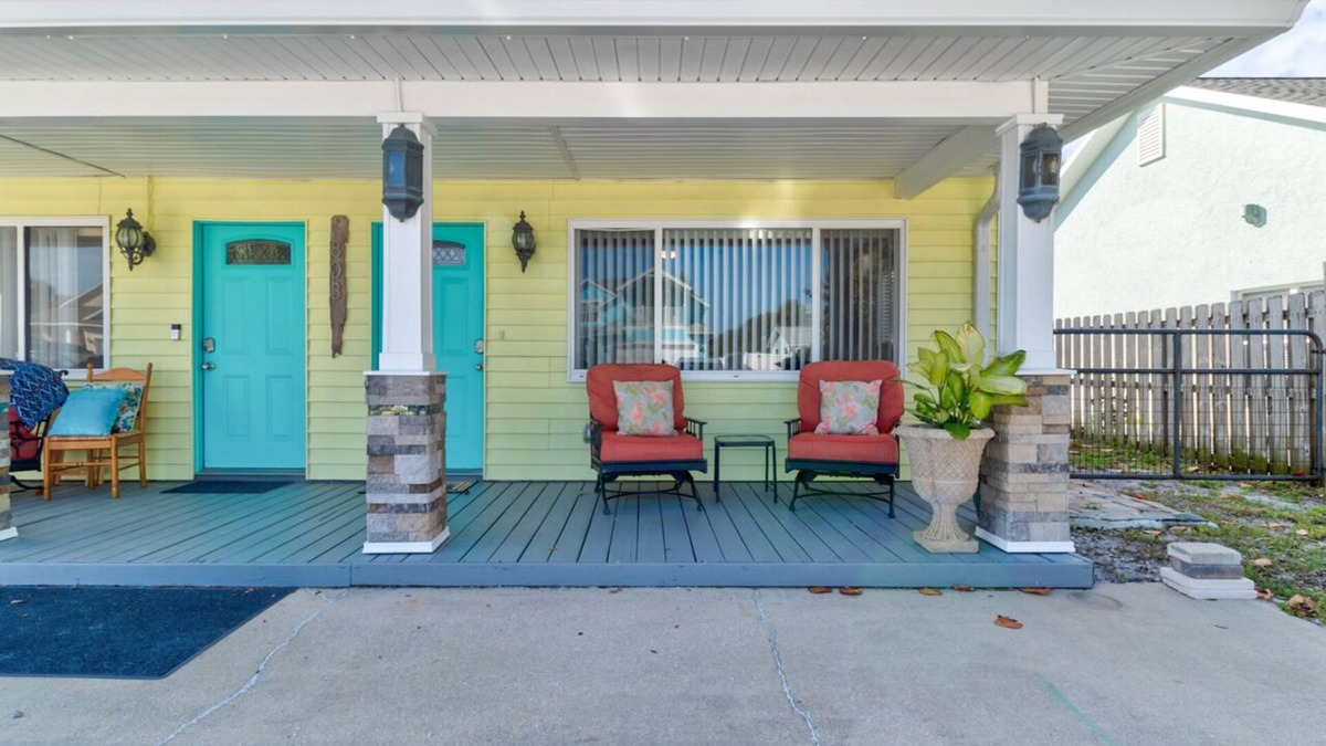 Horton Shores House | Quaint Beach Living Steps from the Ocean