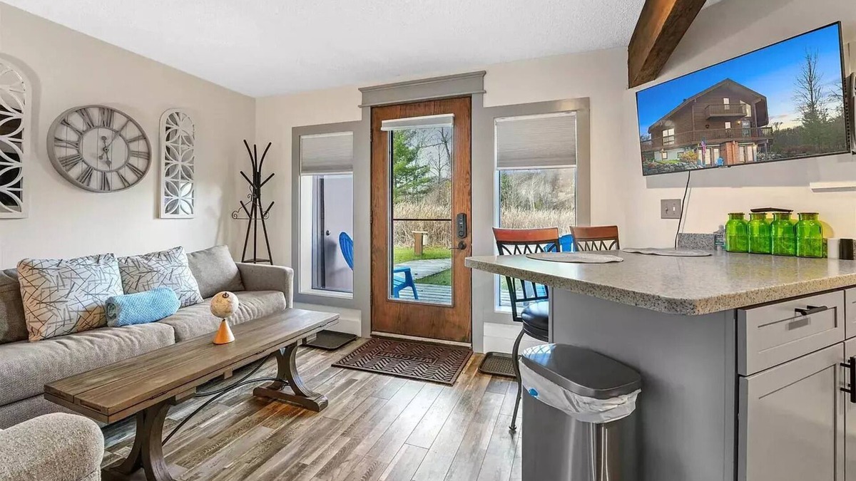 Mancelona Condo | Quaint beautiful new reno 1 bed, 1 bath in Schuss Village, on the golf course
