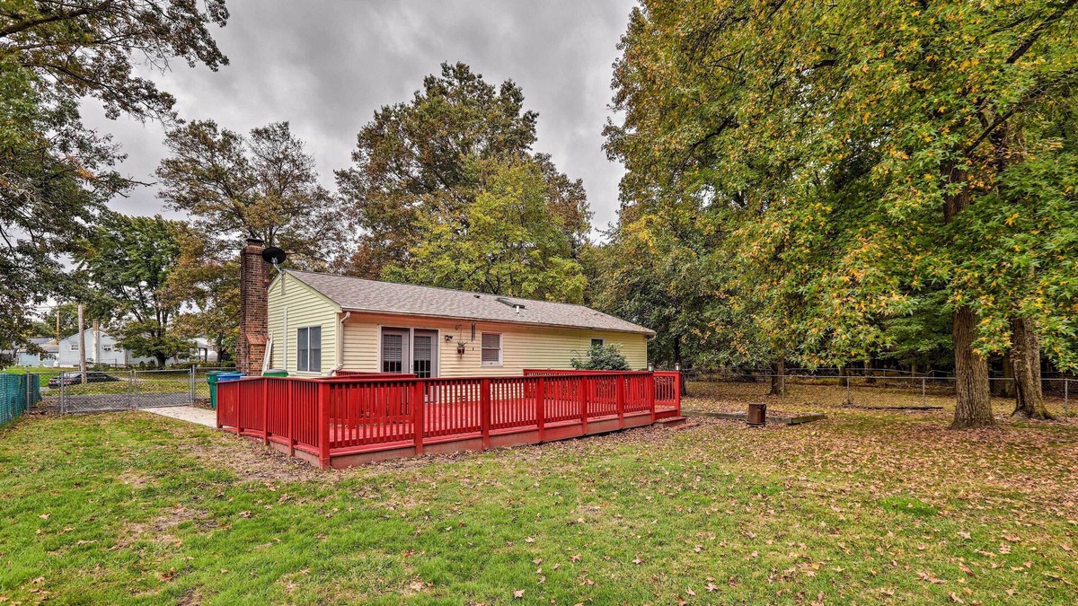 Bristol House | Quaint Bristol Home - Walk to Dining & Wharf!