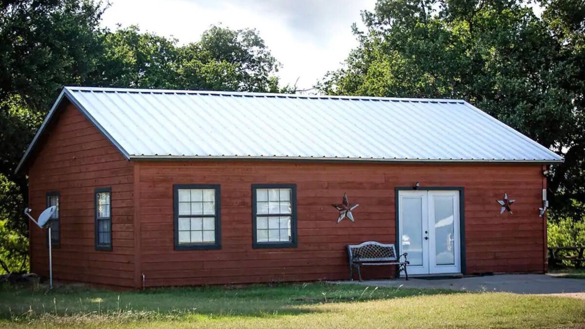 Jacksboro Cabin | Quaint Cabin Experience in Jacksboro