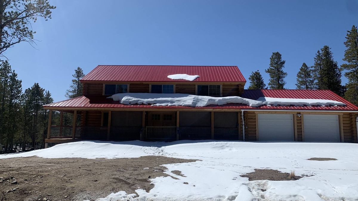 Twin Lakes Cabin | Quaint Cabin in the Woods by Mount Elbert & Pet friendly