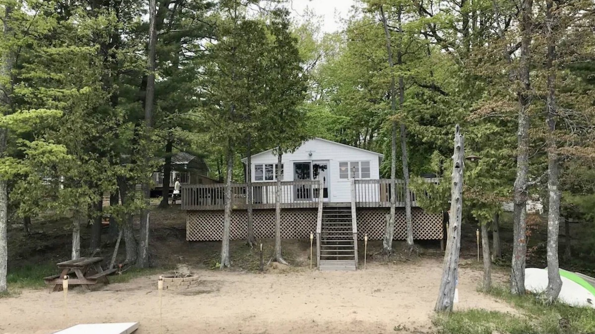 Traverse City Cabin | Quaint cabin on Bass Lake - Close to Traverse City dining and shopping!