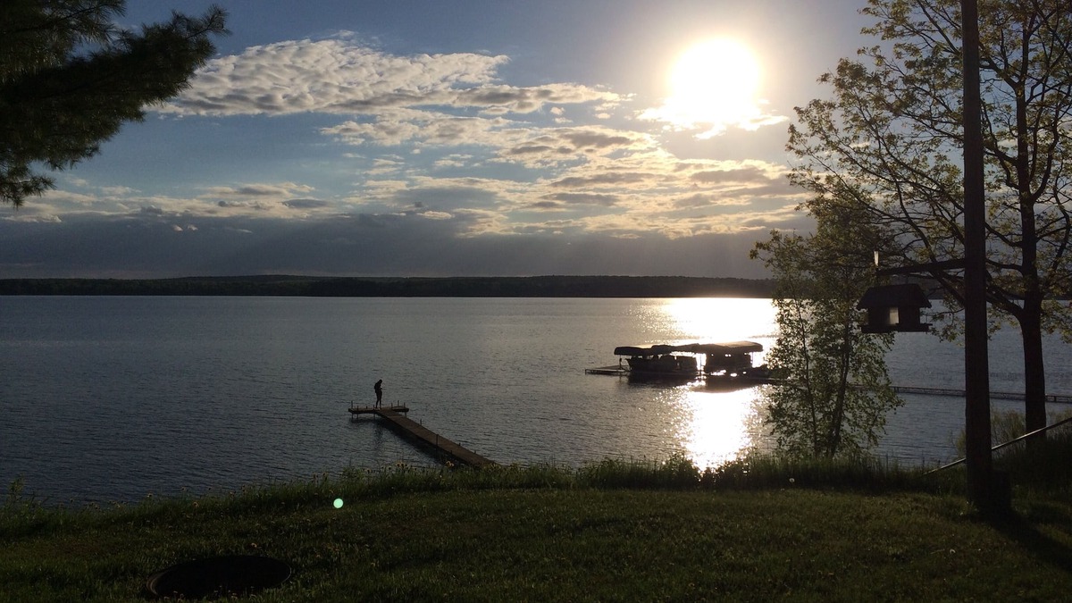 Crandon Cabin | Quaint Cabin With Awesome Views of Lake Metonga