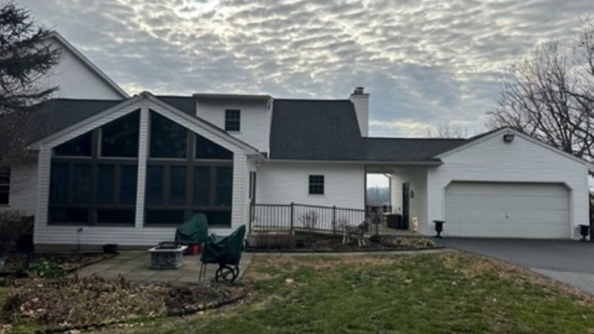 Elm House | Quaint Cape Cod attached home nestled atop a hill near Speedwell Forge Lake