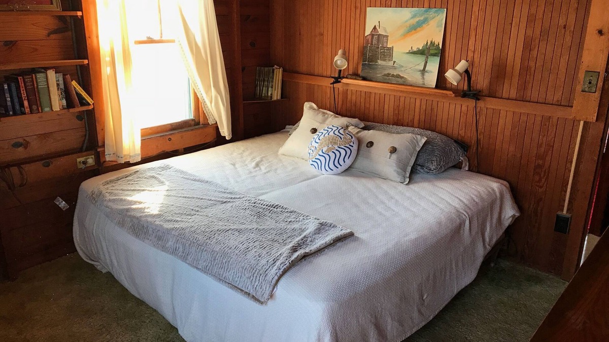 Old Lyme Cottage | Quaint Coastal Cottage in Beautiful White Sands Beach