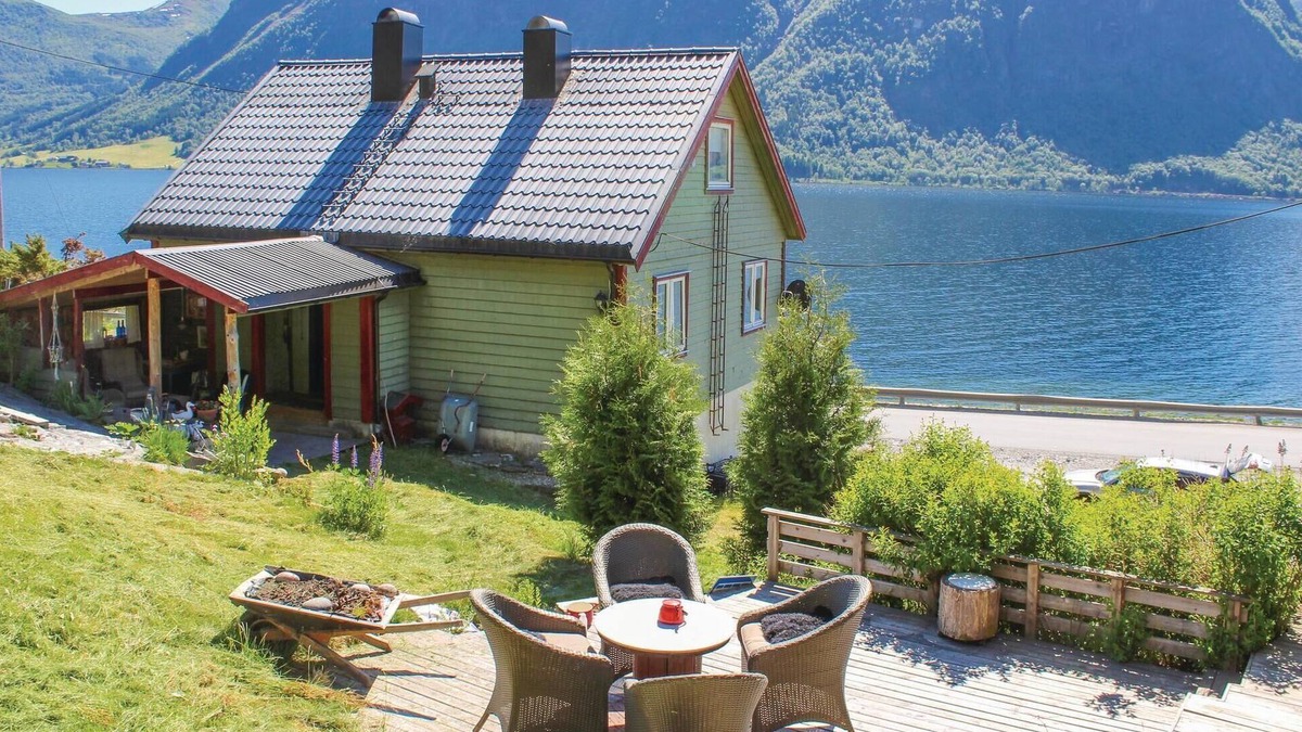 Jolster House | Quaint cottage on Jølstravatnet, the richest fishing water in all of Sogn and Fjordane.