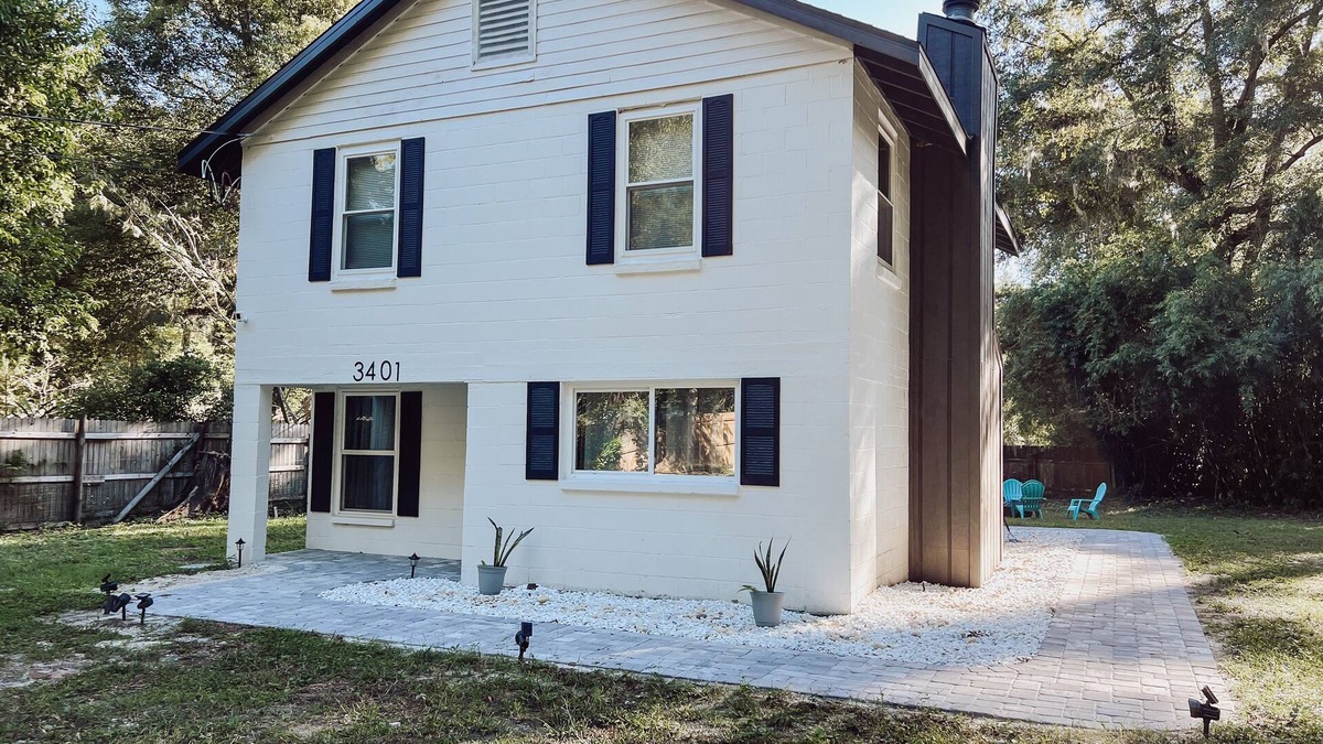 Gainesville Cottage | Quaint Cottage-Pet Friendly-UF Shands-Monthly Stays!