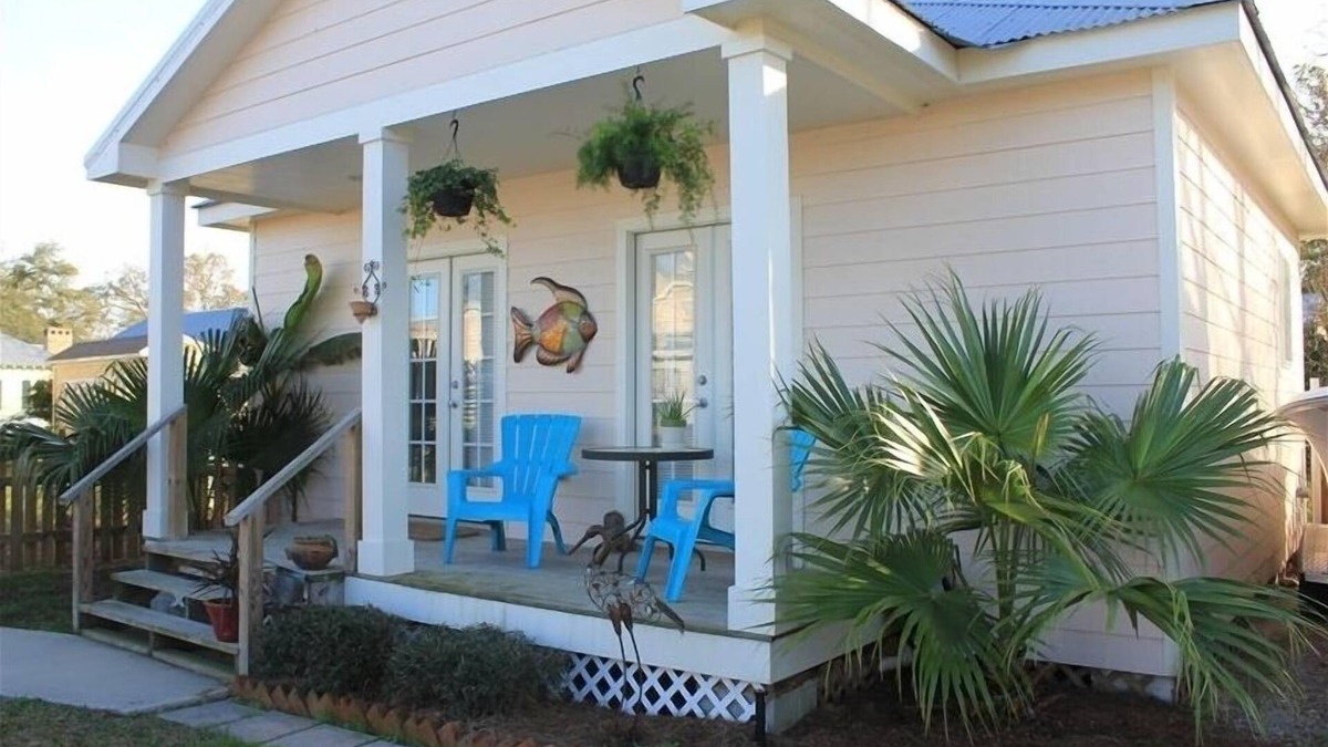 Bay St Louis Cottage | Quaint Cottage, Walk to Beach and Old Town Bay St. Louis