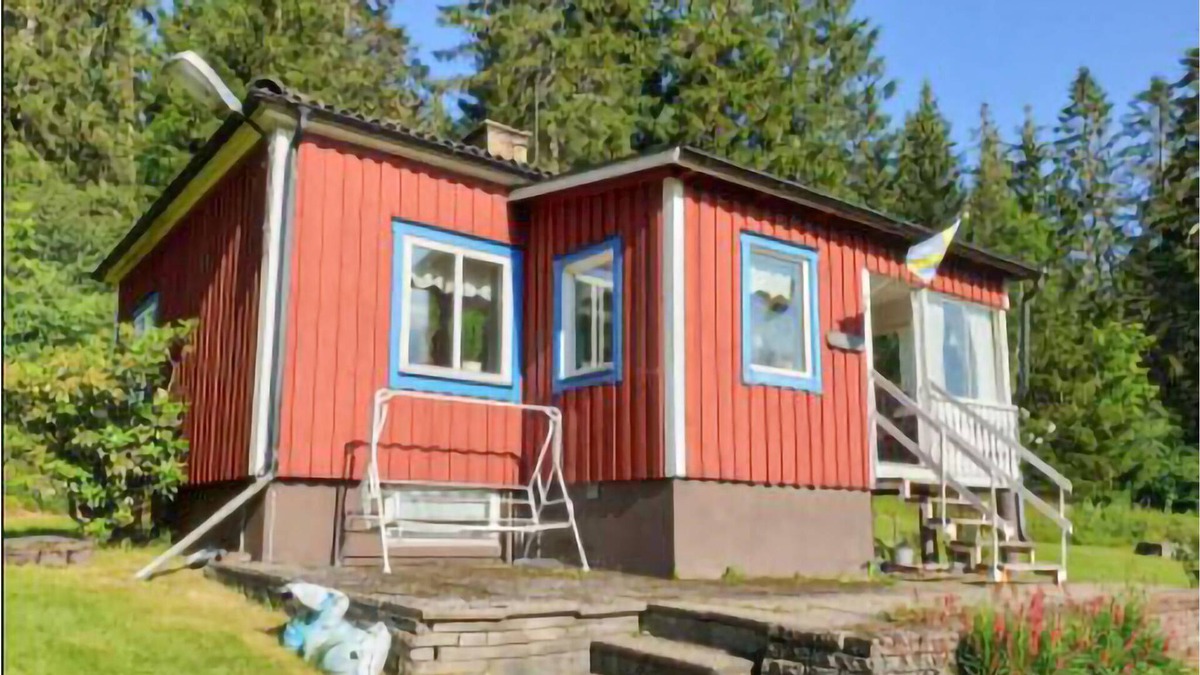 Hogsater House | Quaint cottage with garden, veranda and barbecue with nature as your closest neighbor.