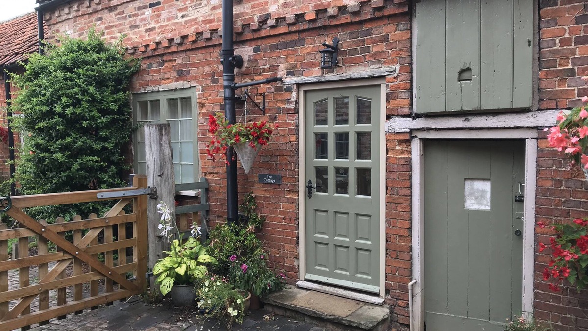 Bottesford House | Quaint cottage with all modern conveniences in quiet village location