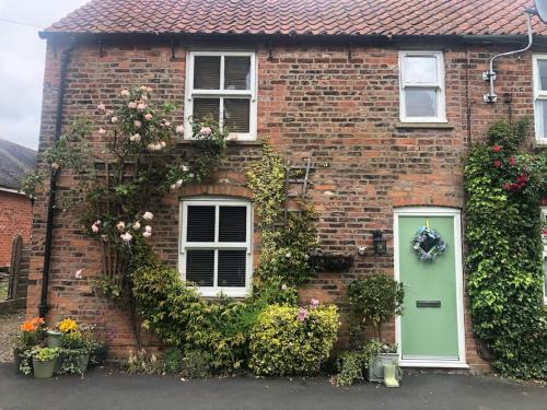 Winestead House | Quaint Country Cottage