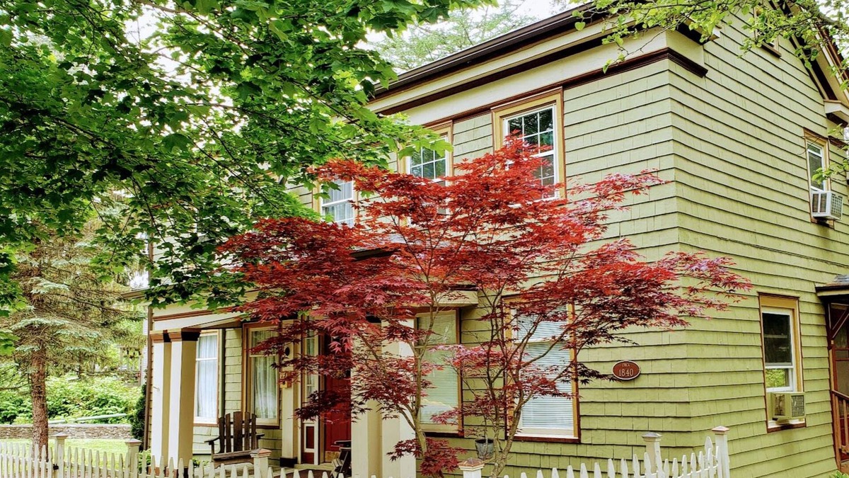 Wellsboro House | Quaint & Cozy Guest House on Main St., park & walk downtown, Wi-Fi available.