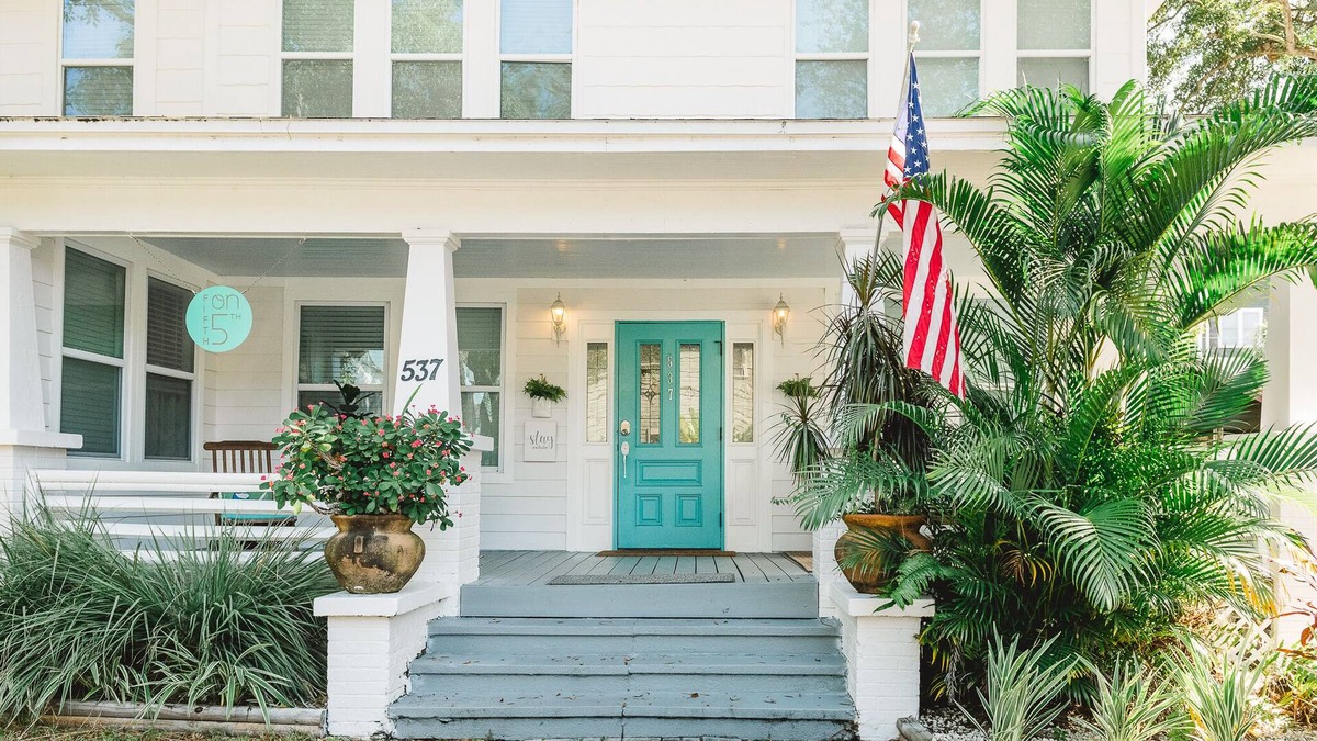 Historic Uptown House | Quaint Downstairs Historic Bungalow in Downtown St Pete