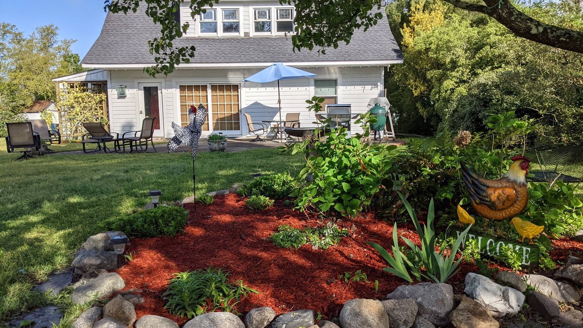 Morehead City House | Quaint ground floor guest house in historic Beaufort, NC.