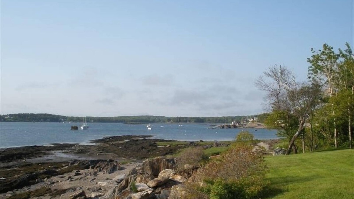 Mid-Coast and Islands Cottage | Quaint Guest Cottage Overlooking Potts Harbor