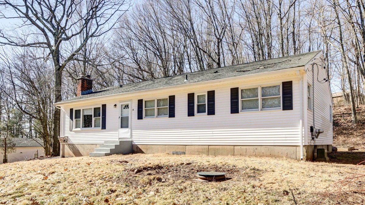 Hamden House | Quaint Hamden Home: 7 Mi to Yale University!